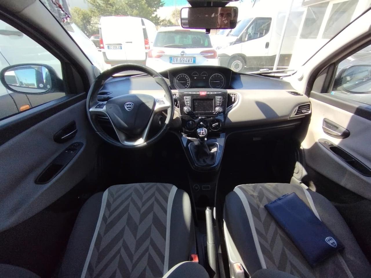 Lancia Ypsilon 1.2 69 CV 5 porte GPL Ecochic Silver