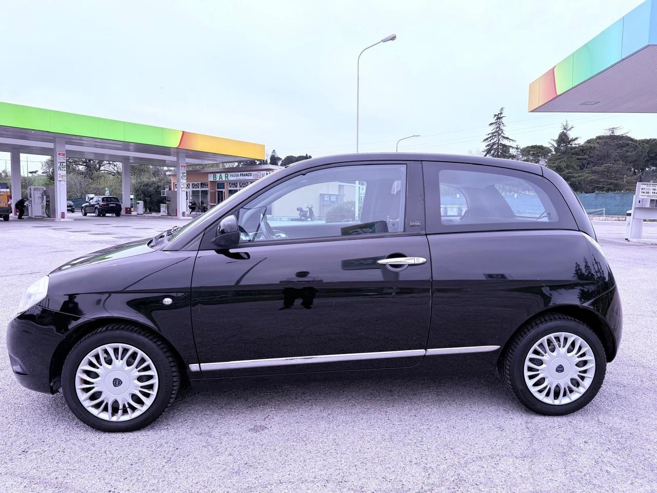 Lancia Ypsilon 1.2 69 CV Ok neopatentati