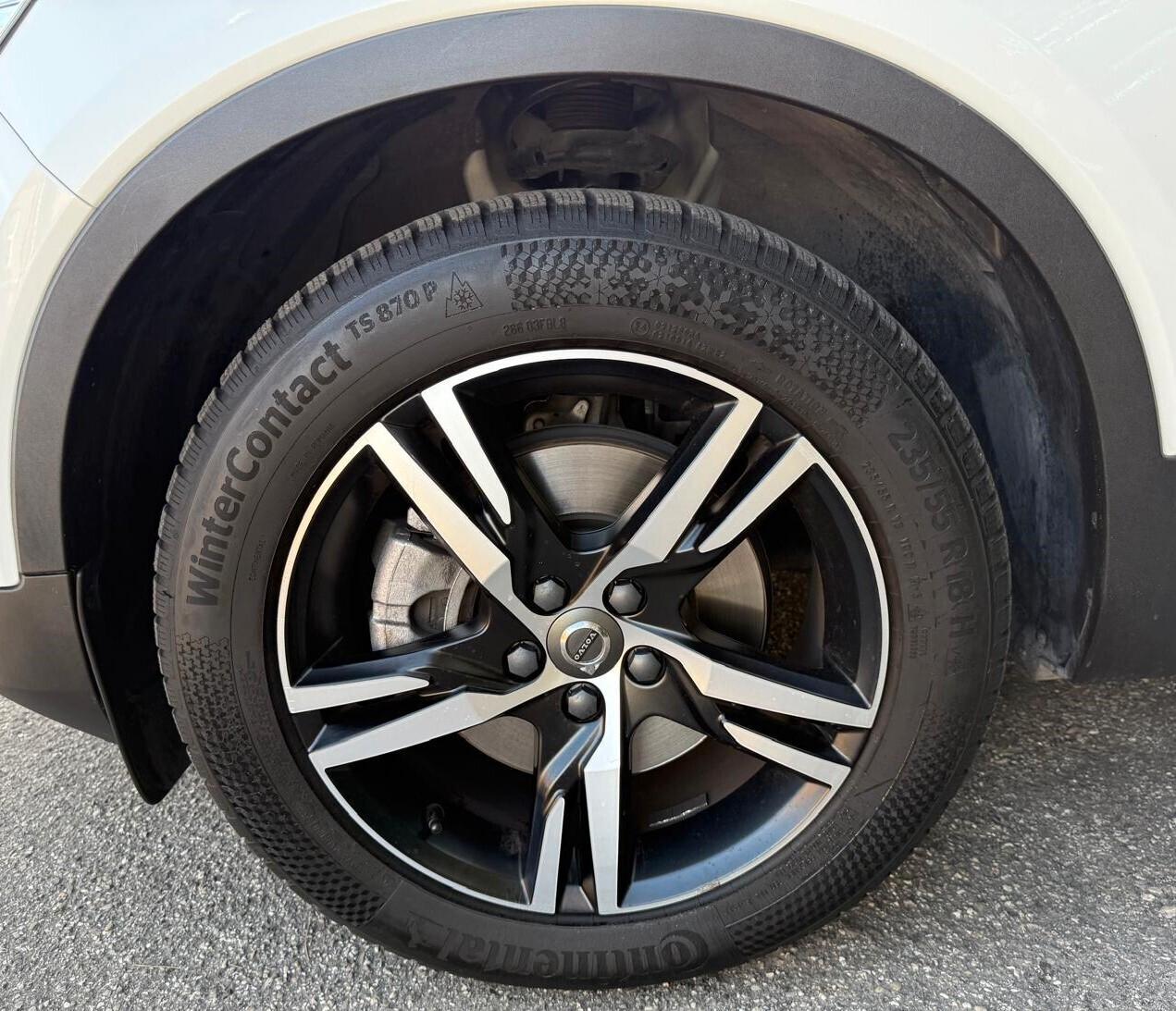 Volvo XC40 B4 AWD HYBRID Geartronic R-Design