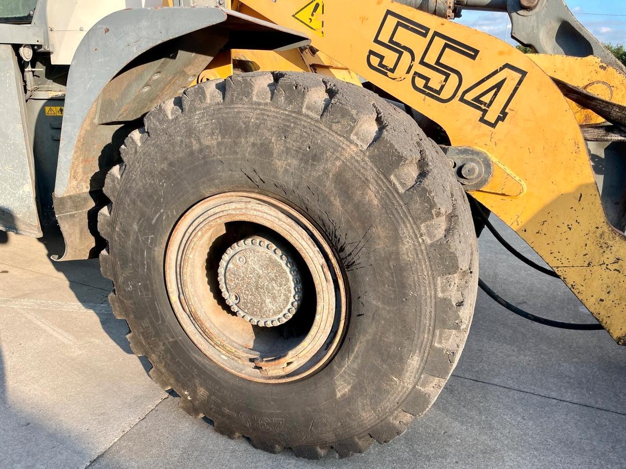 PALA GOMMATA LIEBHERR L 554 -