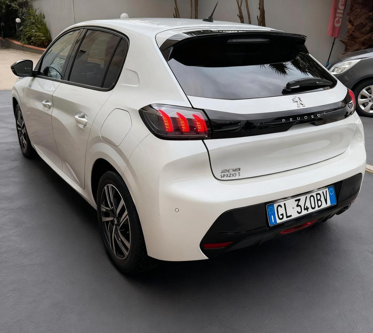 Peugeot 208 PureTech 100 Stop&Start 5 porte Allure