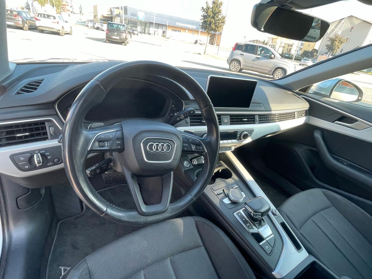 Audi A4 Avant 35 TDI 2.0 150 cv S-tronic S-line edition. Full optional