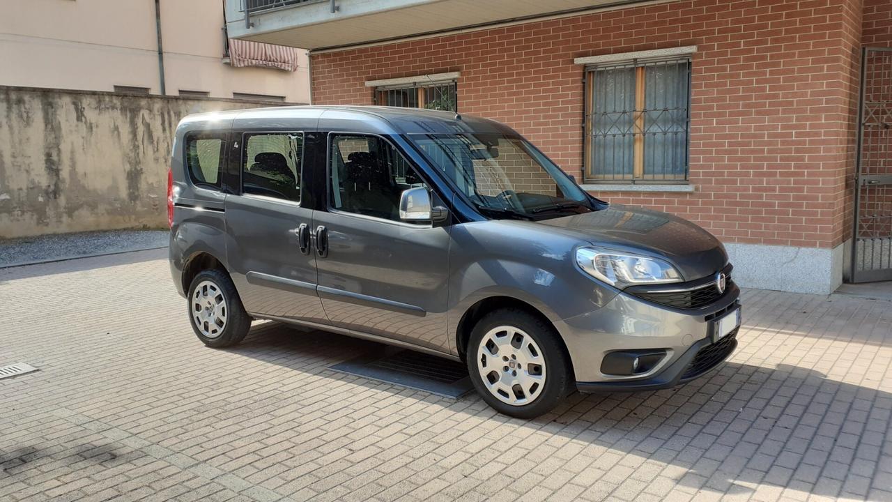 Doblo trasporto disabile pianale ribassato