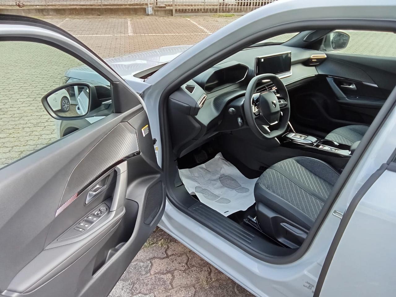 Peugeot 2008 Hybrid 145 e-DCS6 Allure
