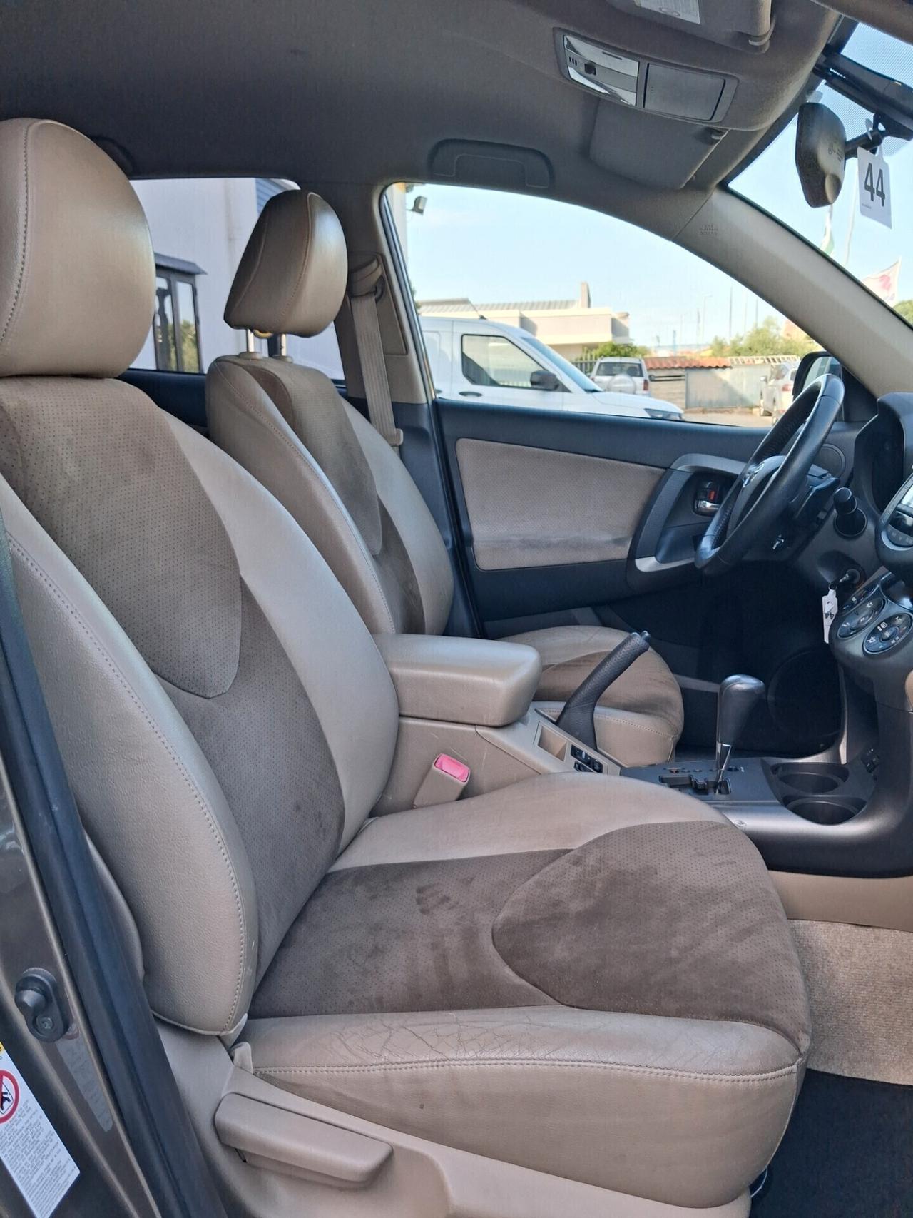 TOYOTA Rav4 Crossover 2.200 D-Cat 150cv 4WD Autom.