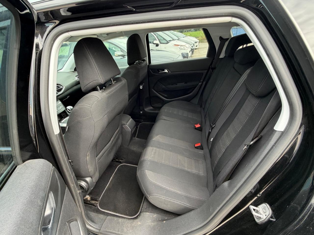 Peugeot 308 BlueHDi 120 S&S EAT6 SW Allure