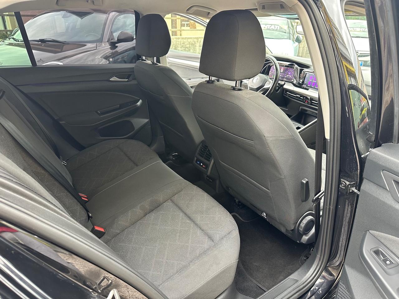 Volkswagen Golf 1.0 eTSI EVO DSG Life