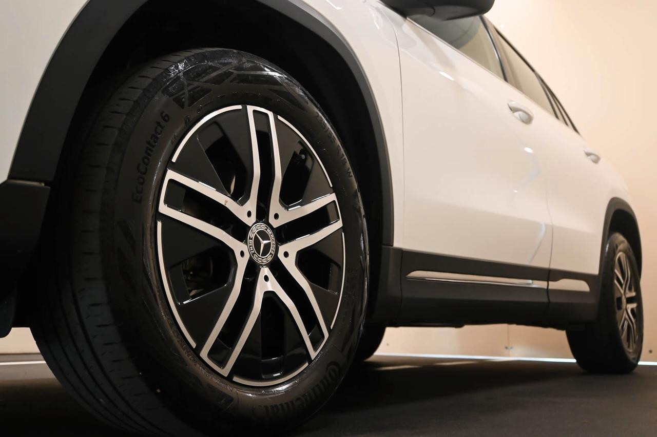 MERCEDES GLA (H247) GLA 200 d Automati...