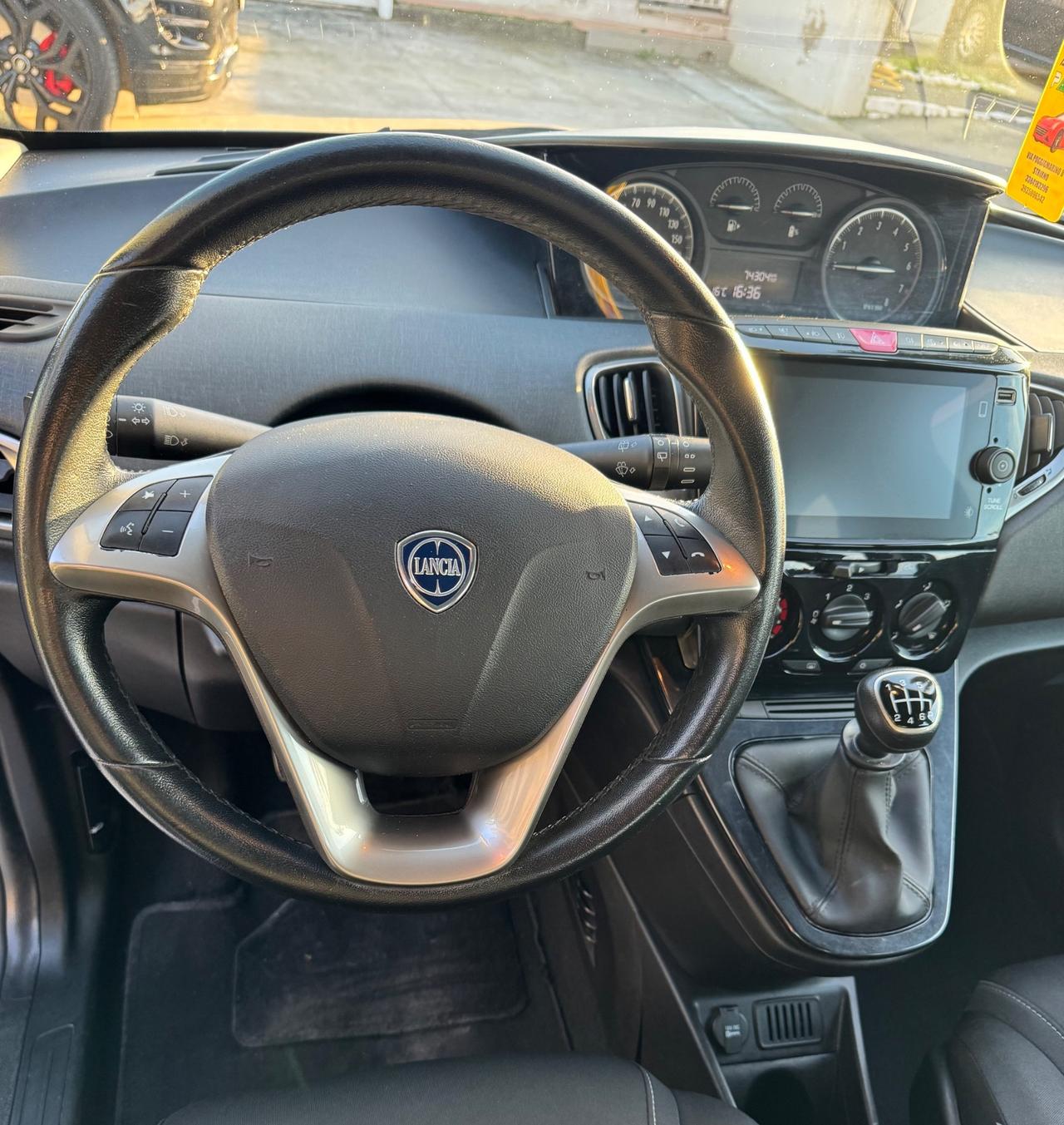 Lancia Ypsilon 1.0 FireFly 5 porte S&S Hybrid Gold