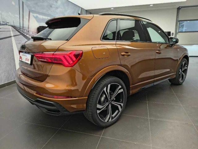 AUDI Q3 35 TDI S tronic Identity Black