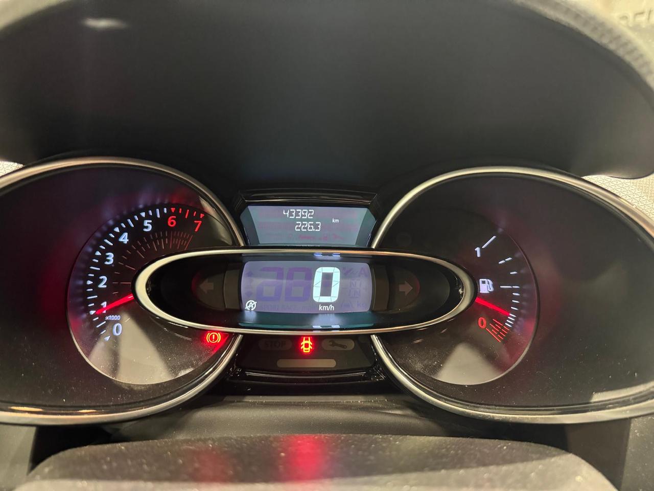 RENAULT Clio IV 2017 - Clio 0.9 tce Business 75cv