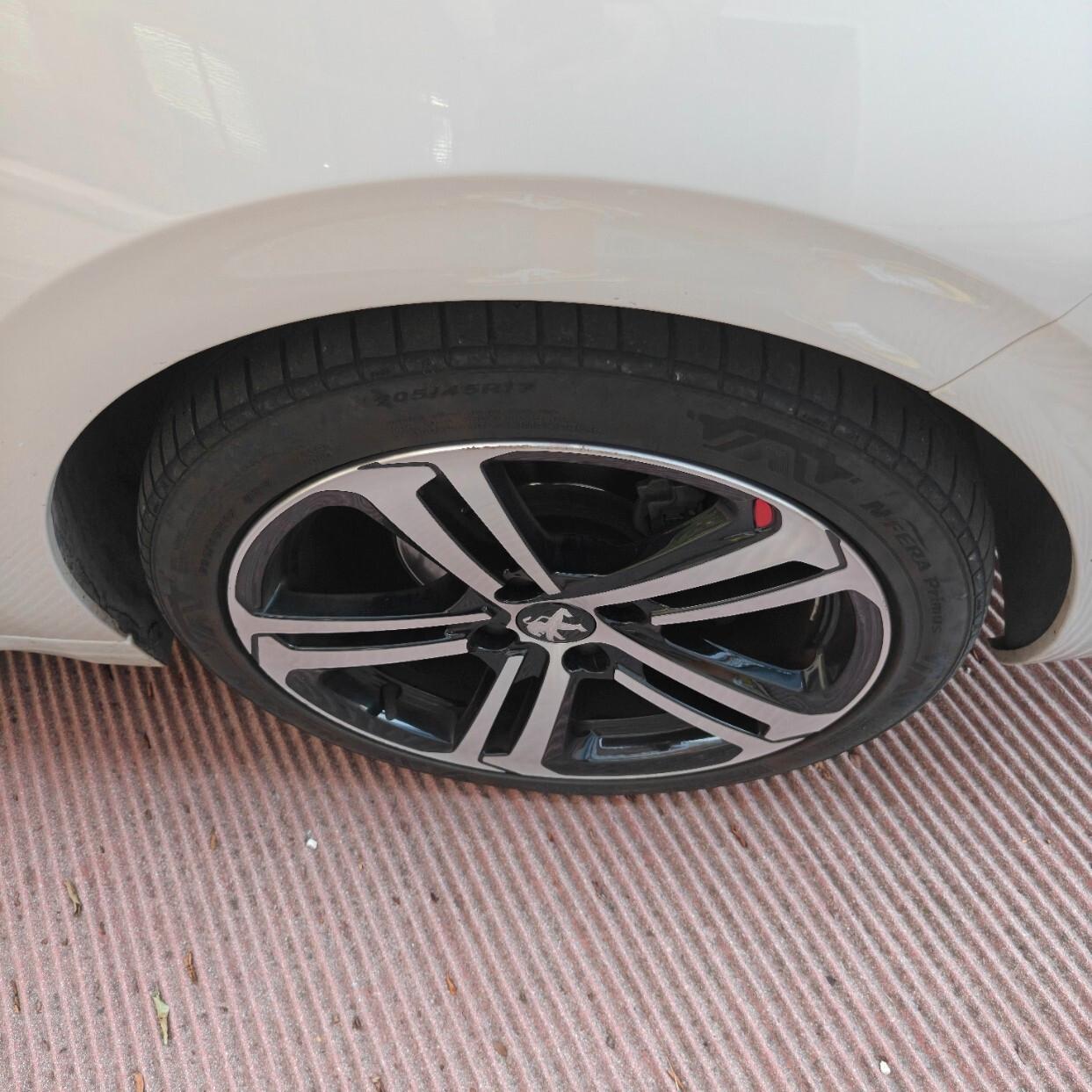 Peugeot 208 BlueHDi 100 S&S 5 porte GT Line