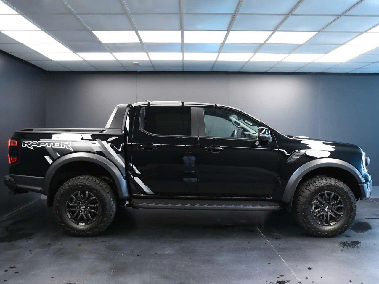 Ford Ranger Raptor 2.0 ecoblue 210cv auto pronto disponibile con due versione di colori