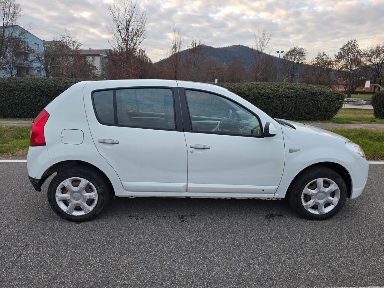 DACIA SANDERO 1.2 "OK PER NEOPATENTATI"