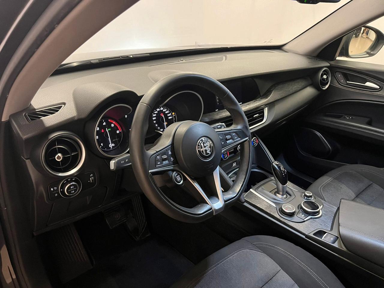 Alfa Romeo Stelvio 2.2 Turbodiesel 160 CV AT8 RWD Business