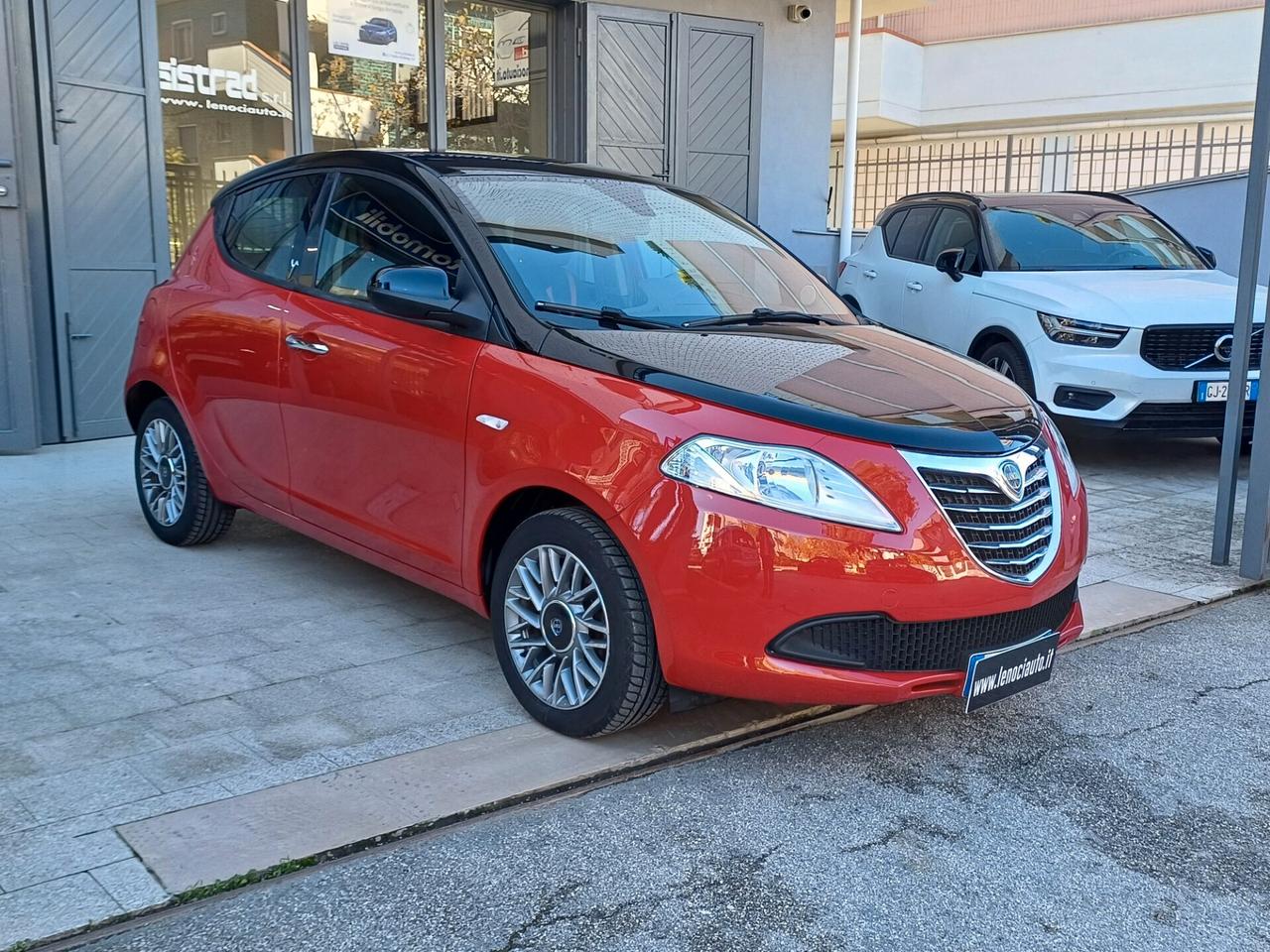 Lancia Ypsilon 1.3 MJT 16V 95 CV 5 porte S&S Silver