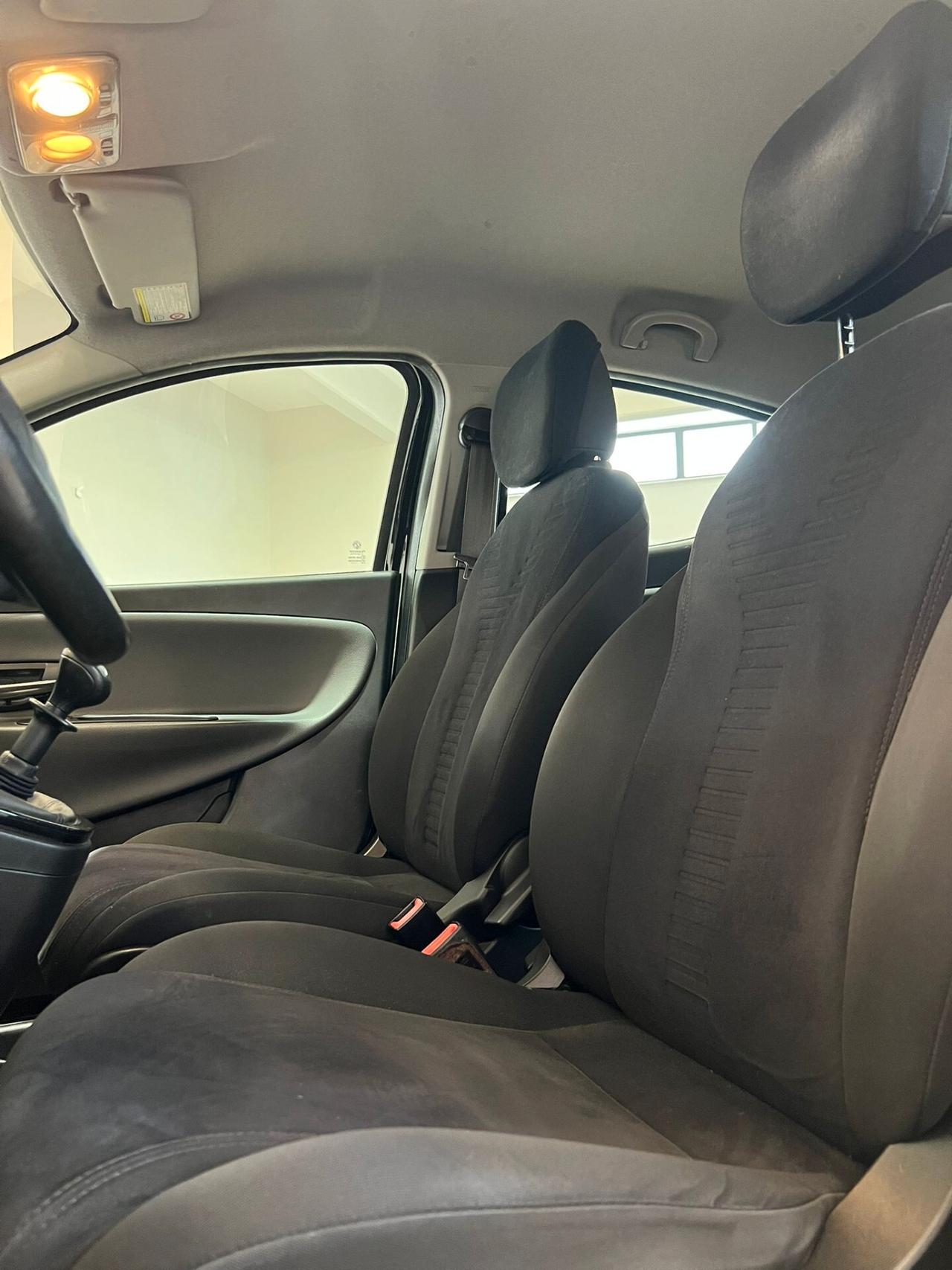 Lancia Ypsilon 0.9 TwinAir 85 CV 5 porte Metano Ecochic Gold