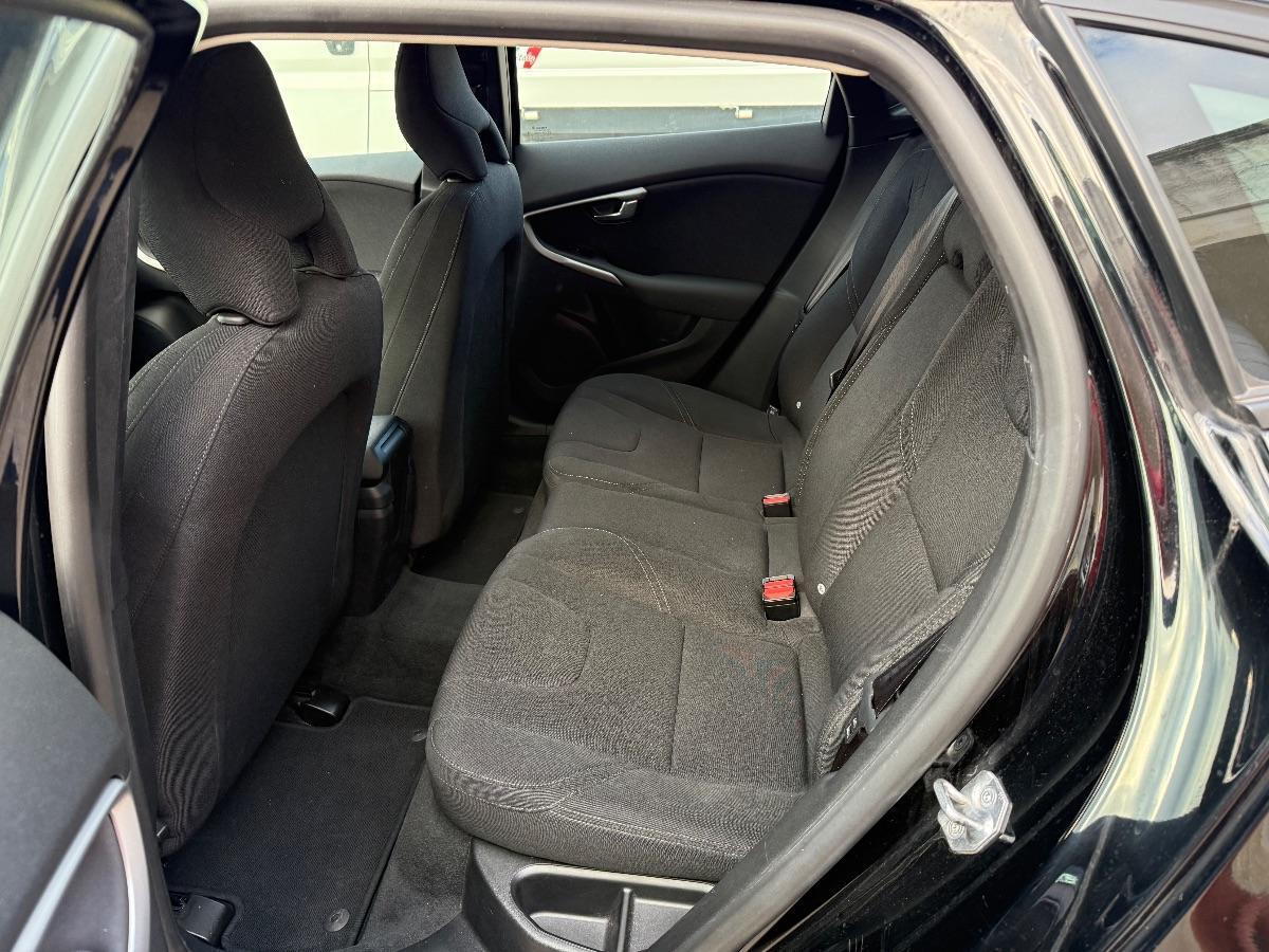 VOLVO - V40 - D2 Business