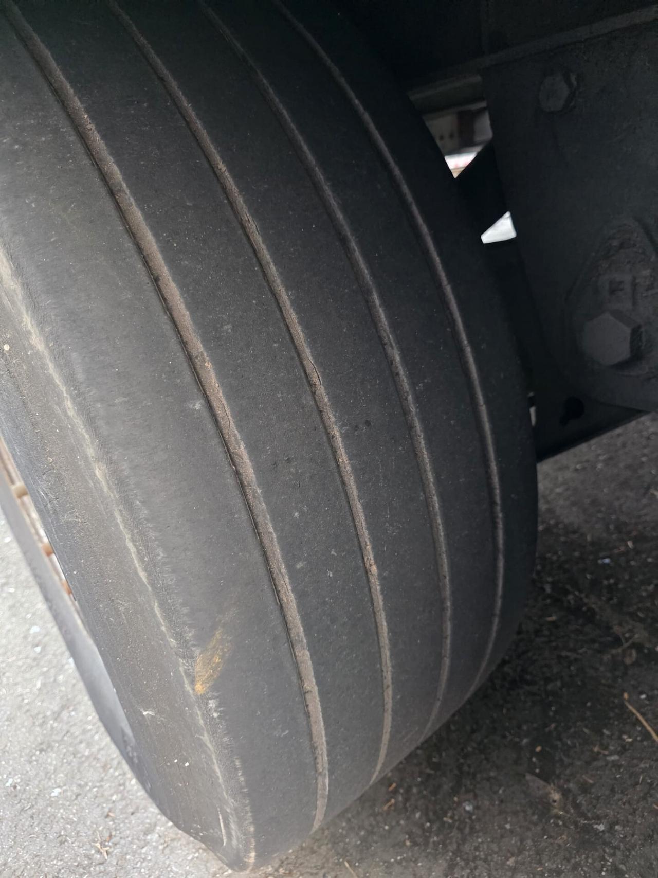 SEMIRIMORCHIO FRUEHAUF 12-2014 CON SPONDA E.