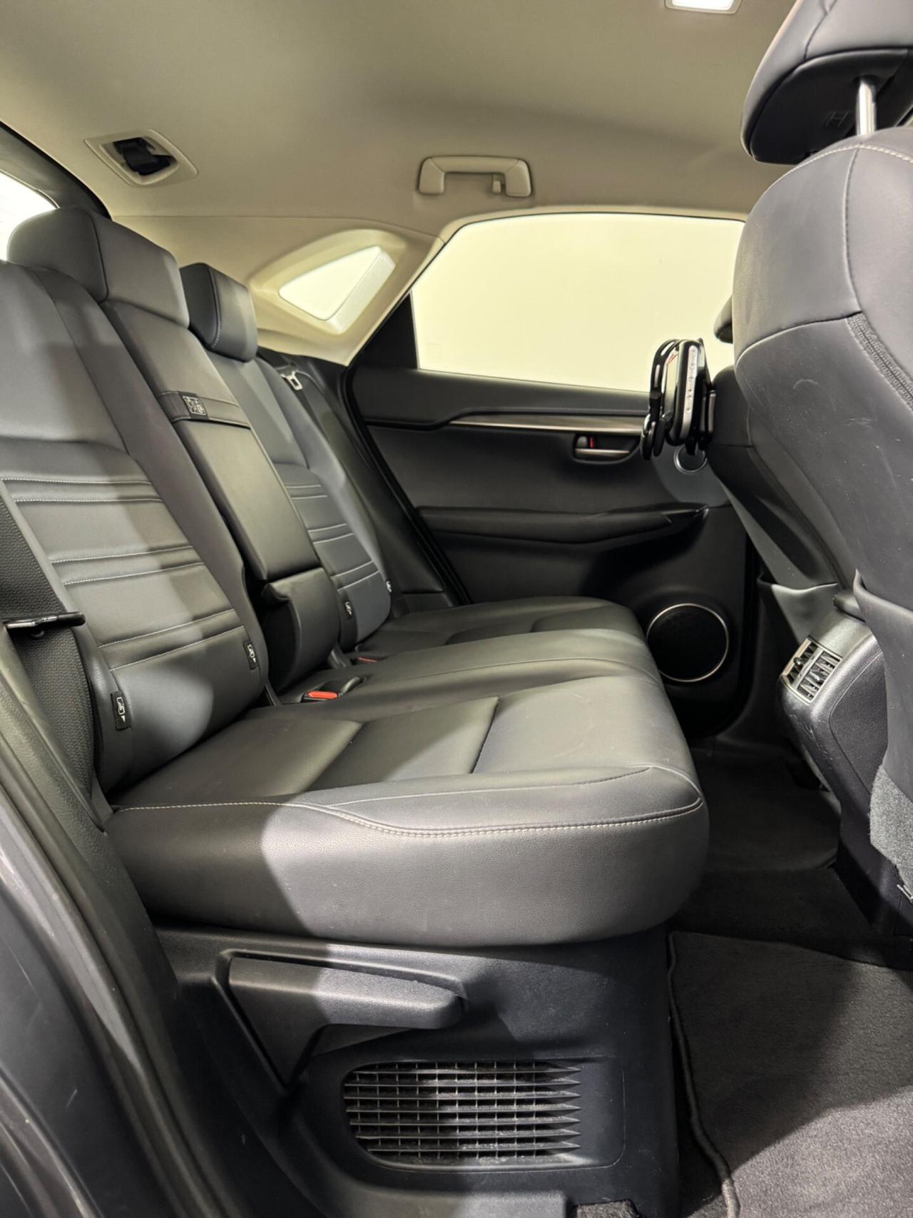 Lexus NX 300h Hybrid 4WD Luxury TAGLIANDI CERTIFICATI LEXUS