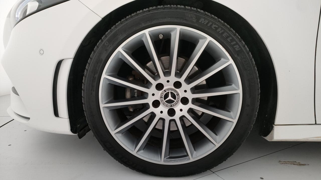 Mercedes-Benz Classe A - W177 2018 - A 180 d Premium auto