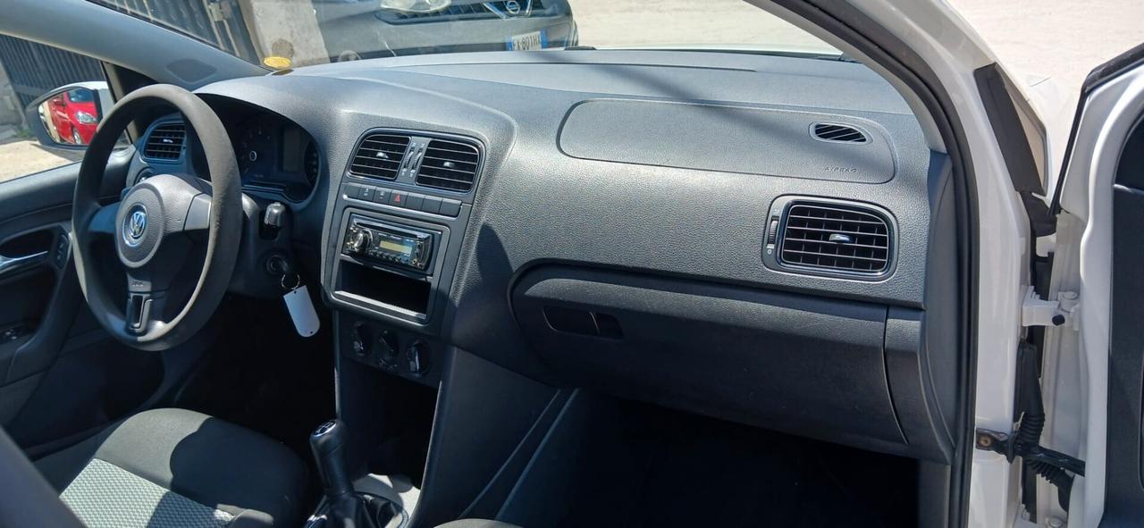 Volkswagen Polo 1.2 Trendline - 2010