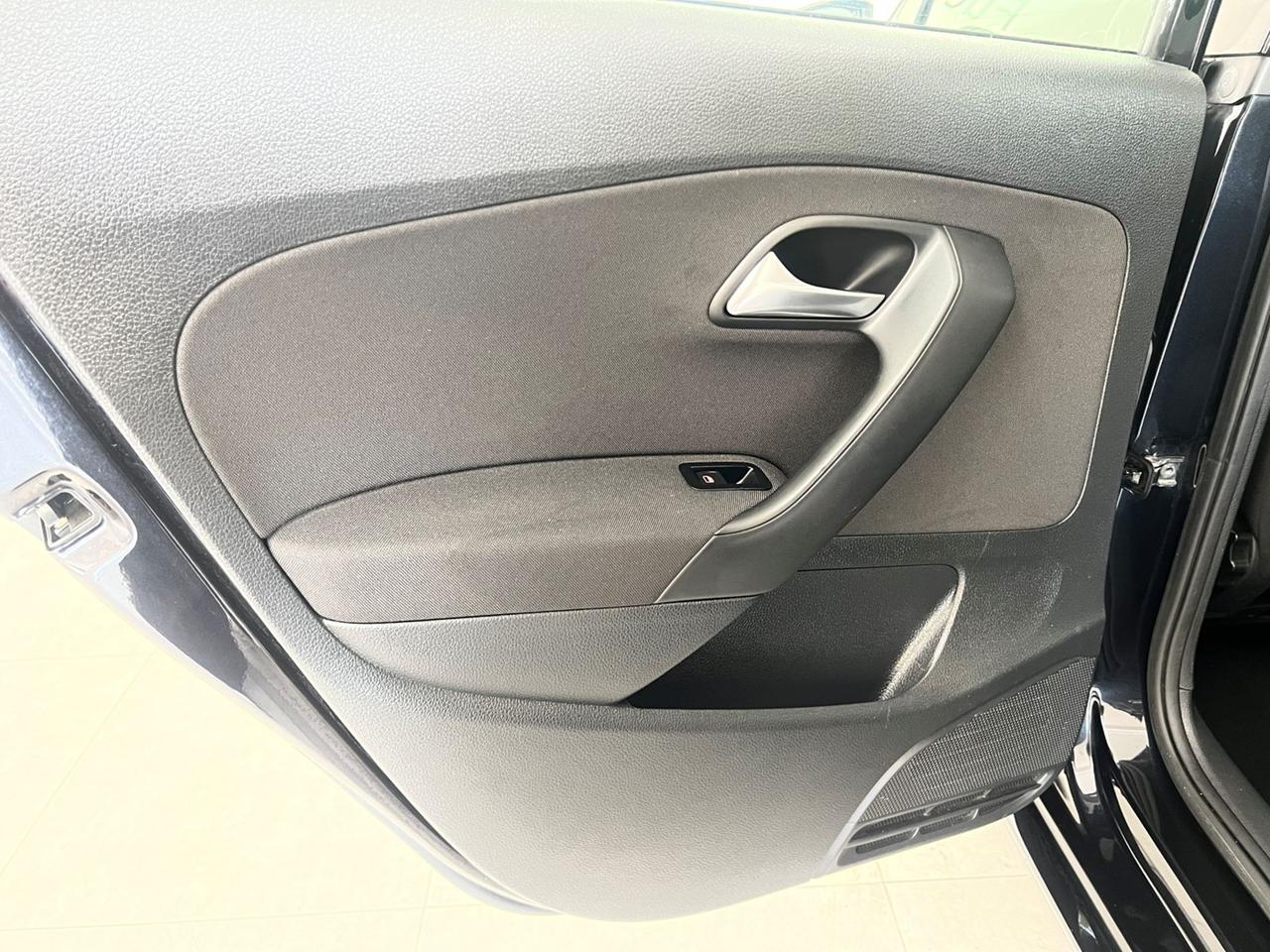 VOLKSWAGEN Polo V 2014 Polo 5p 1.4 tdi Comfortline 75cv