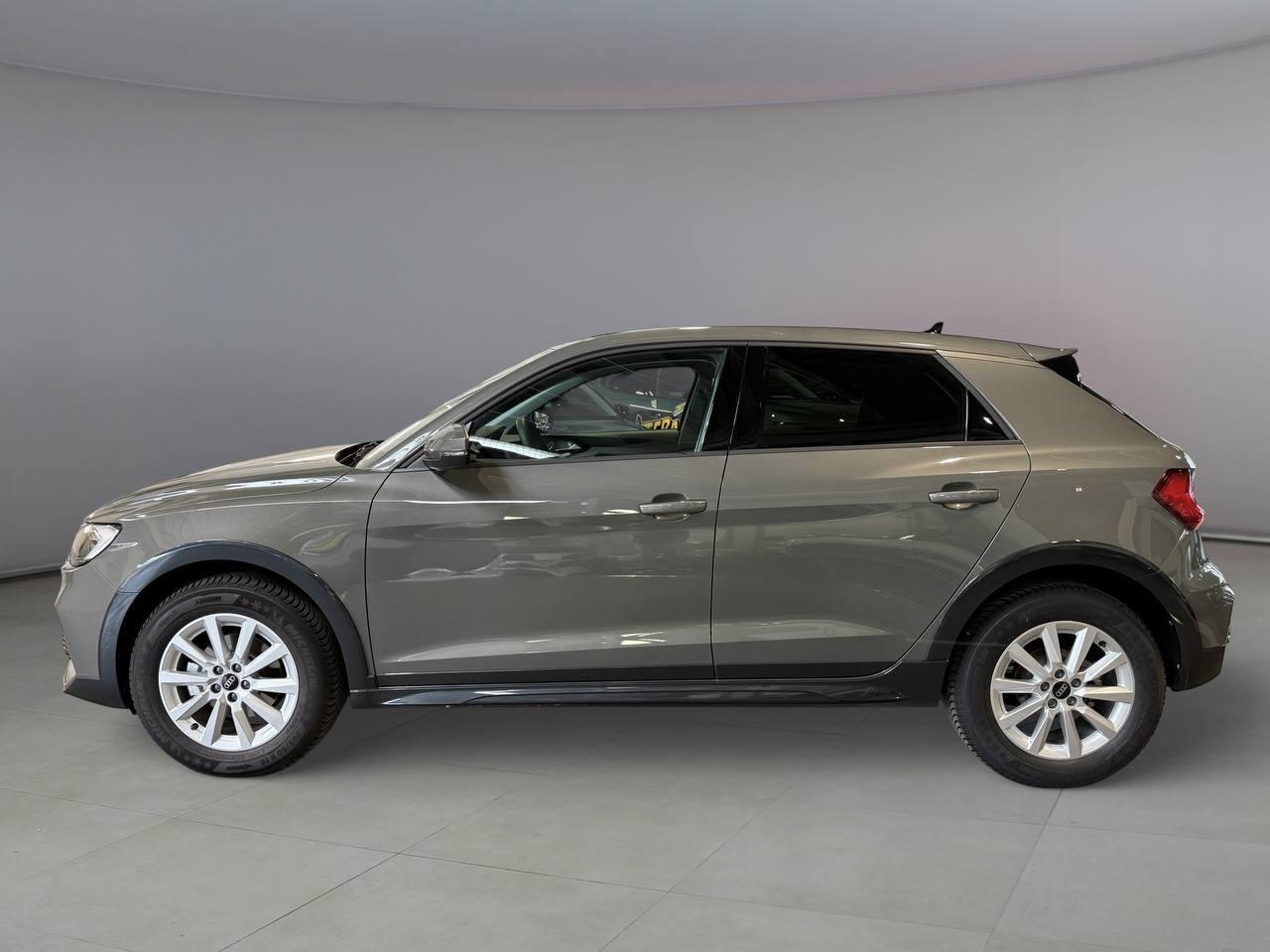 AUDI A1 II 2022 allstreet - A1 allstreet 30 1.0 tfsi Business 116cv