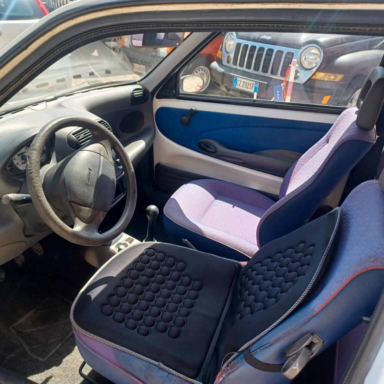 FIAT 600 BEN CONSERVATA TUTTO FUNZIONANTE