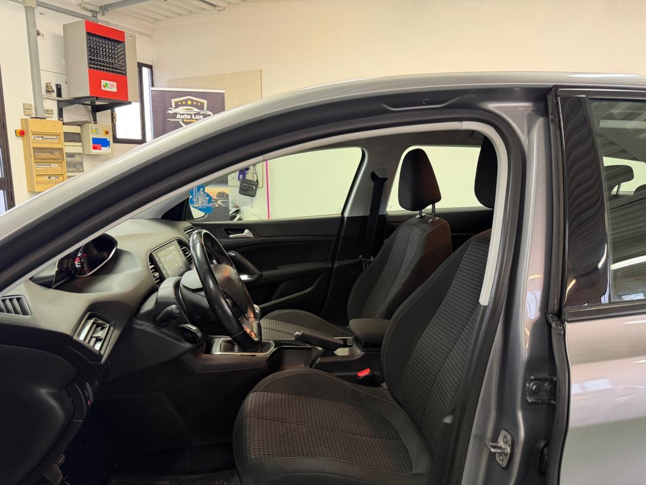 Peugeot 308 BlueHDi 130 S&S SW Allure
