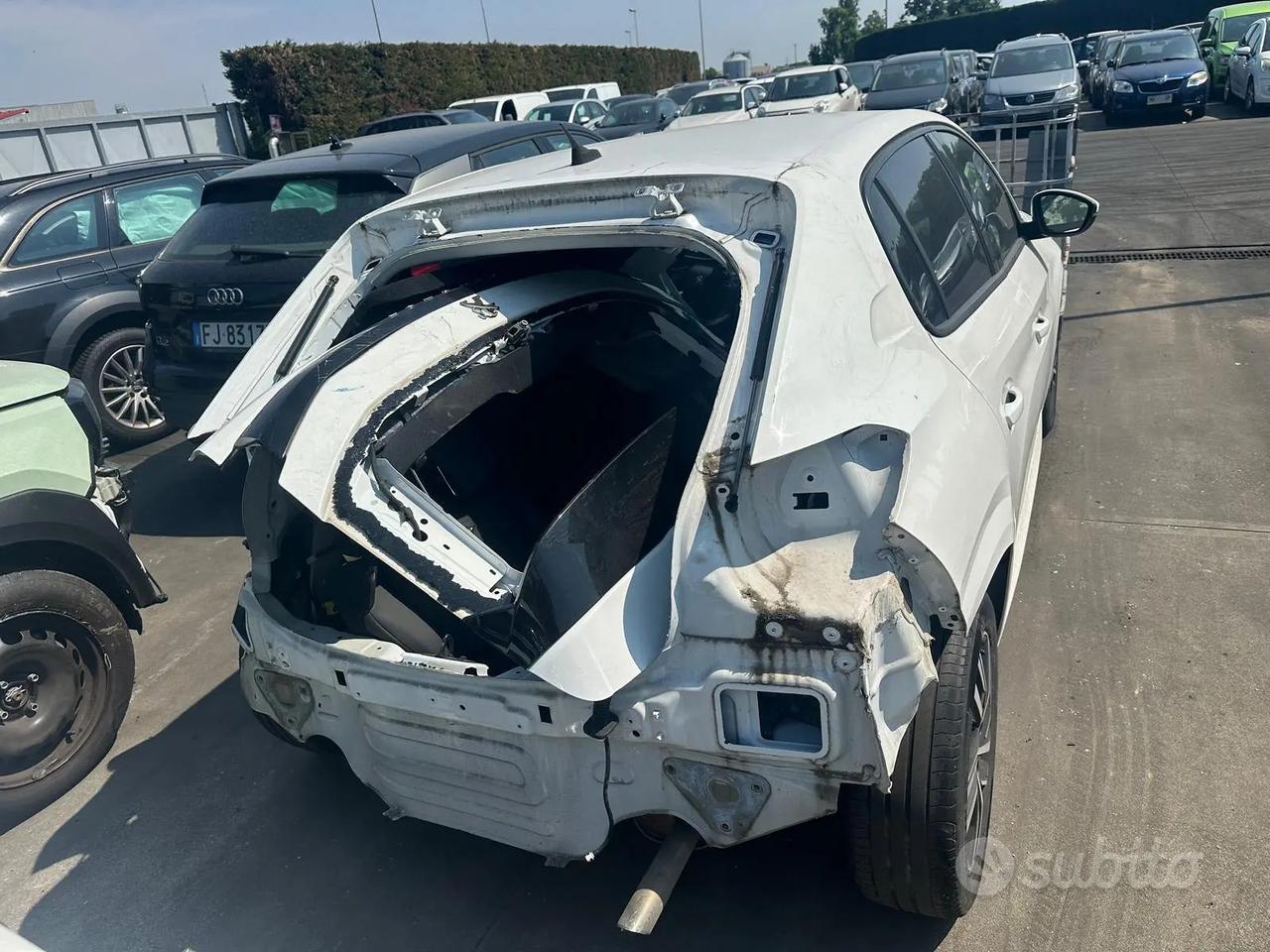 AUTO SINISTRATA