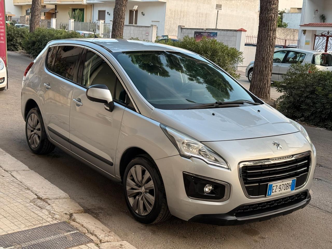Peugeot 3008 1.6 eHDi AUTOMATIC NAVI LED - 2015