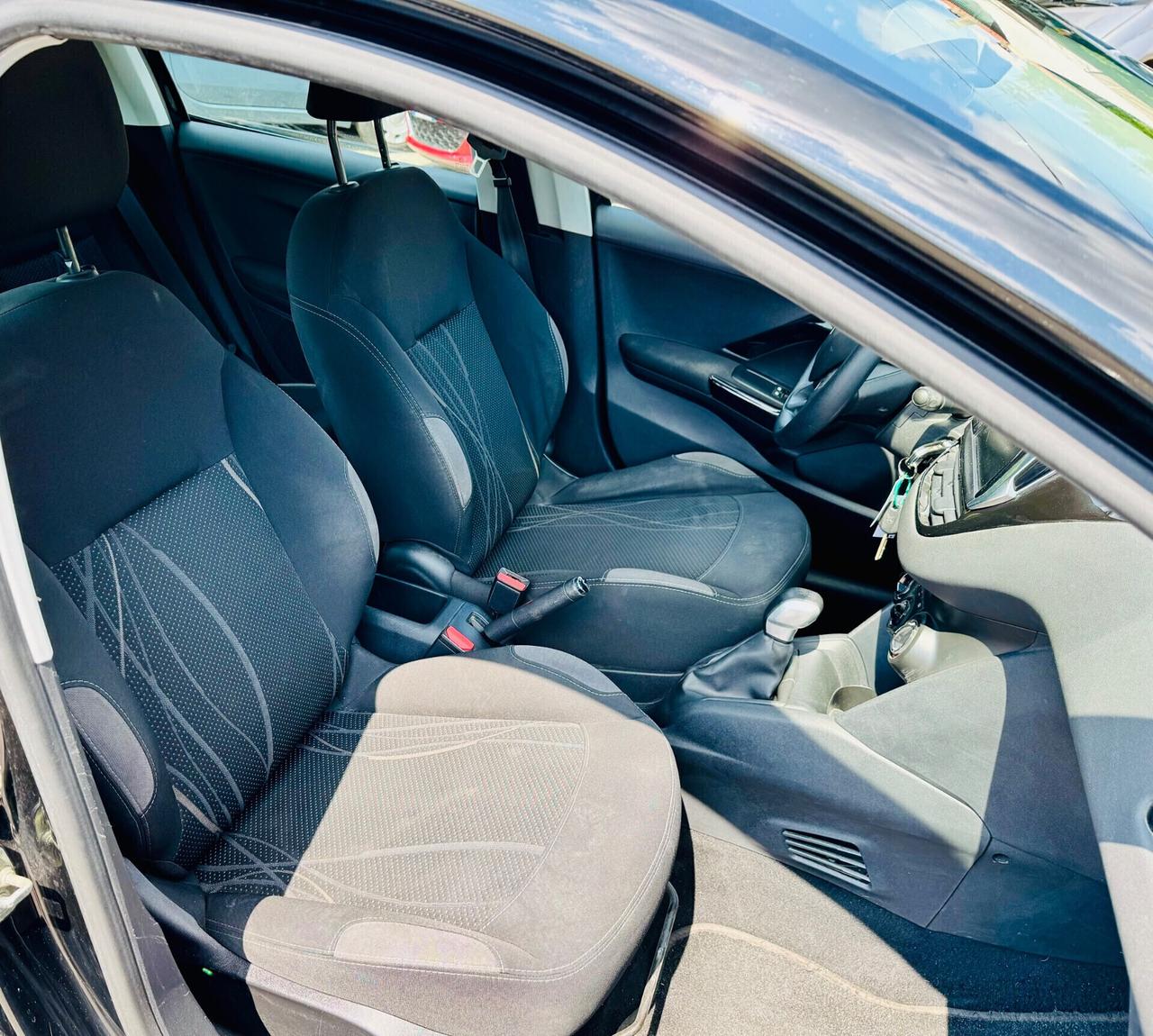 Peugeot 208 1.2 VTi 82 CV 5 porte Allure ok Neopatentati
