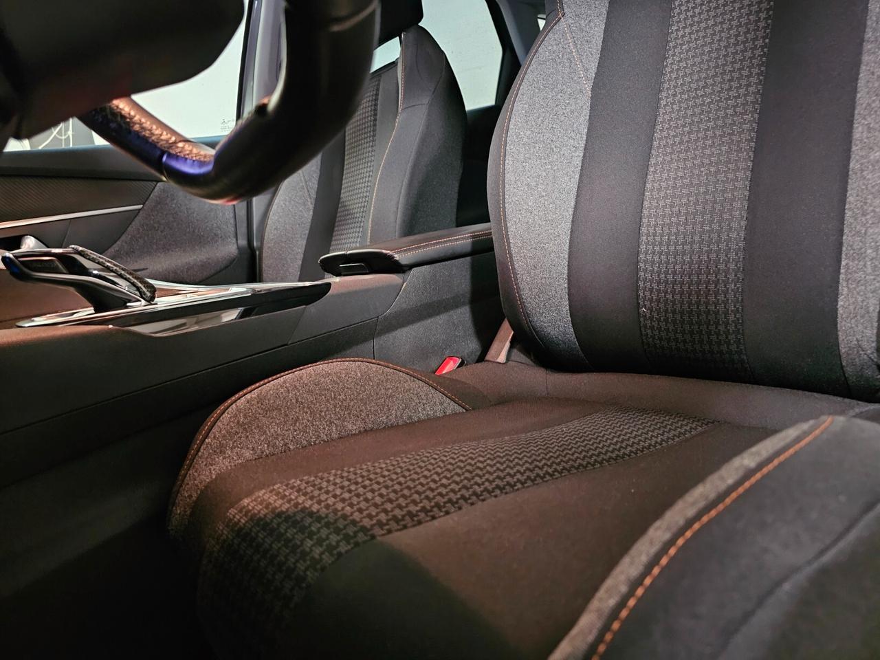 Peugeot 3008 BlueHDi 130 S&S EAT8 Business