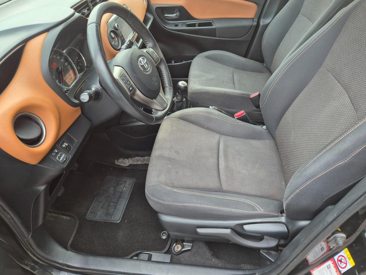 Toyota Yaris 1.0 5 porte Lounge POCHISSIMI KM!!!!!!!