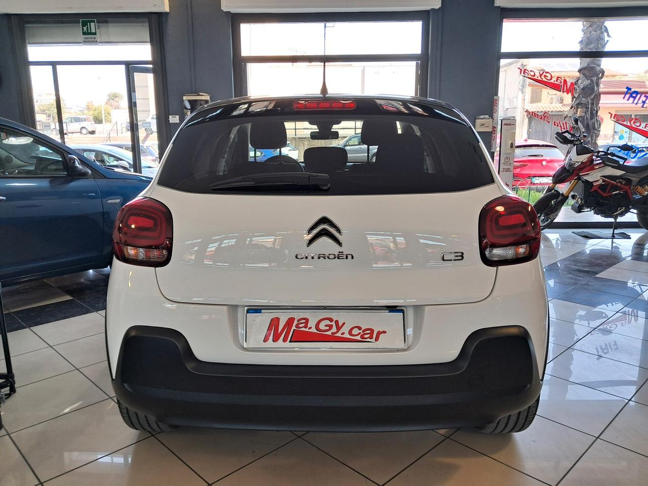 Citroen C3 PureTech 83 cv S Shine