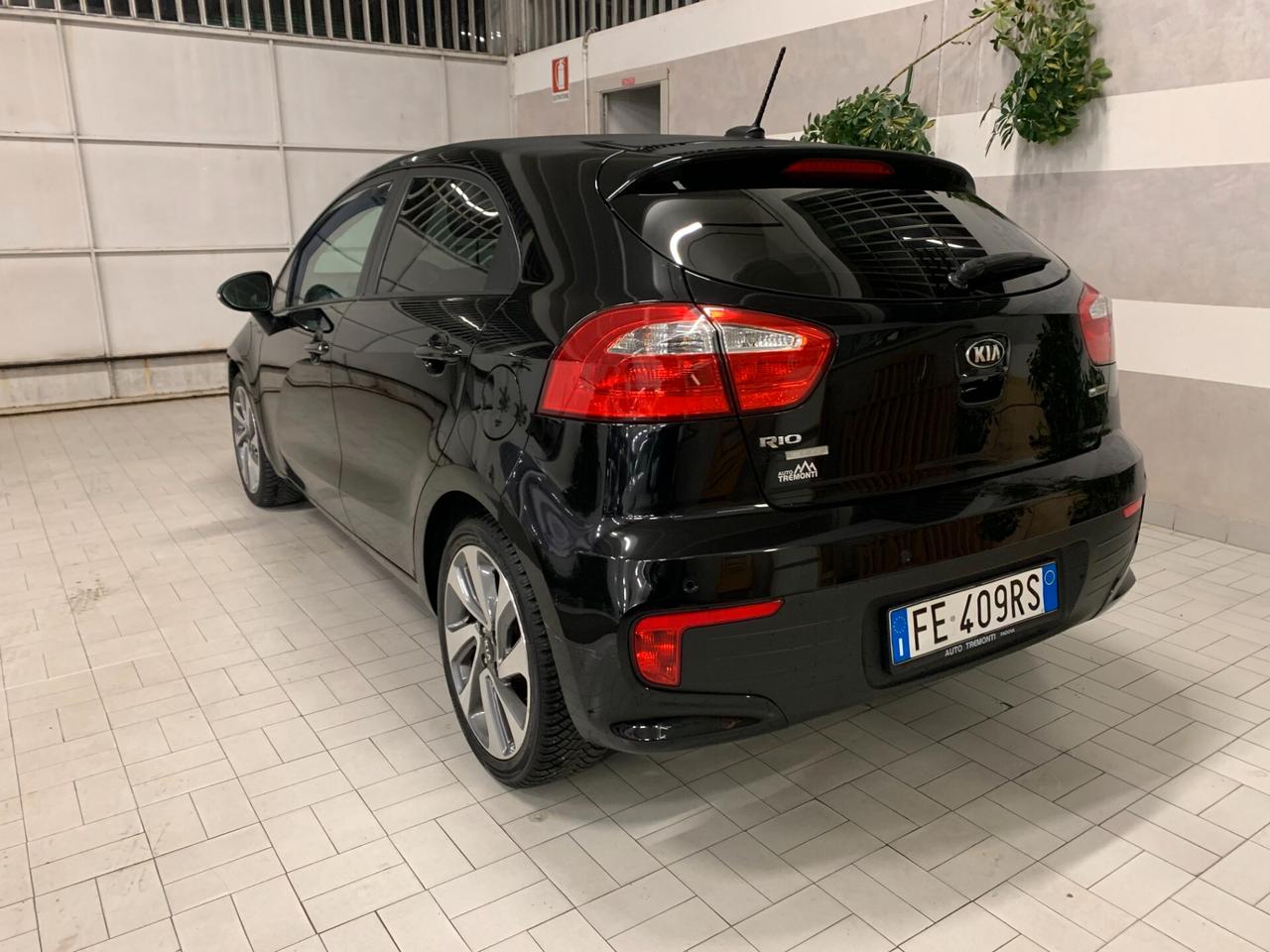 Kia Rio 1.1 CRDi 5p. Cool euro 6
