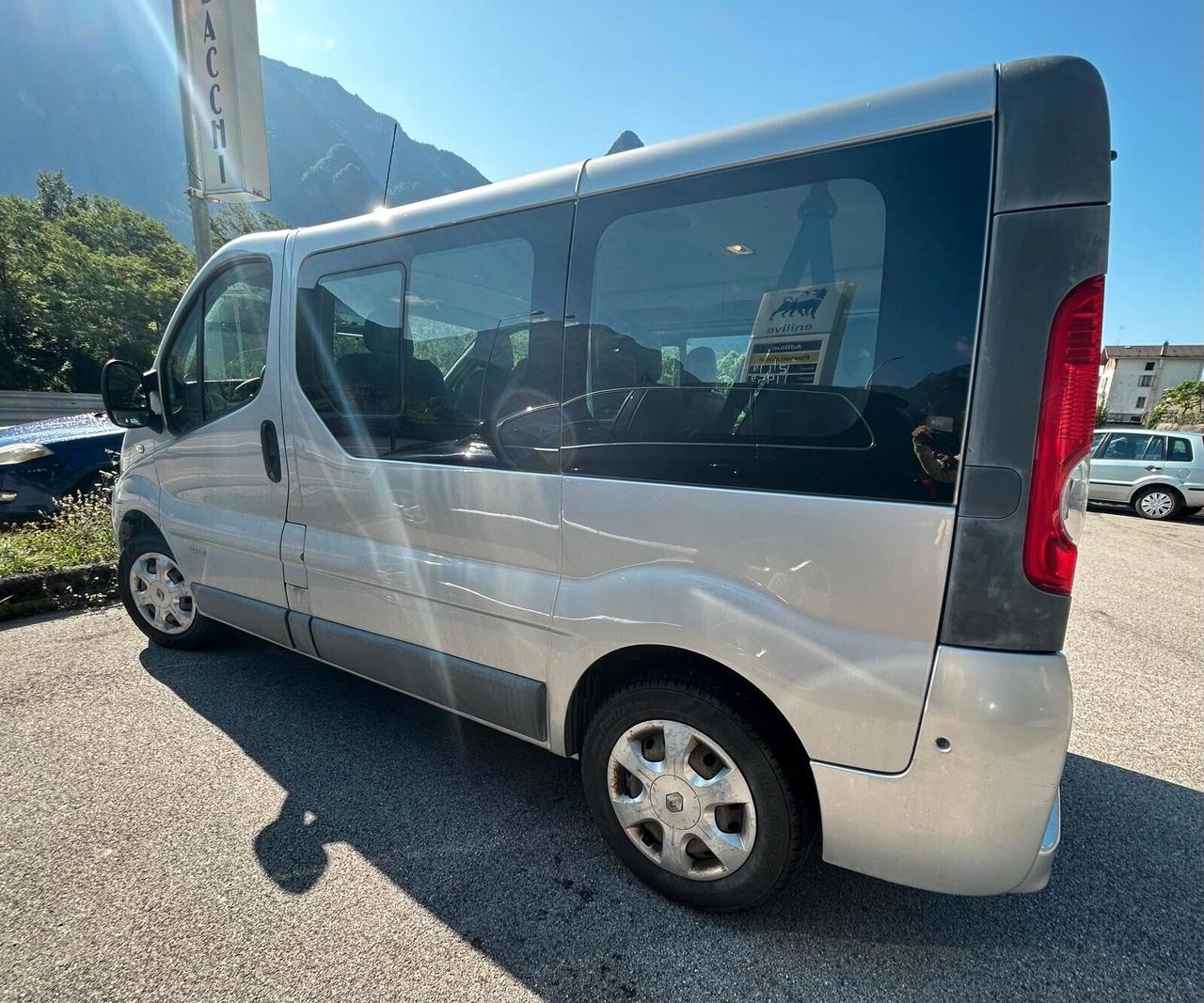 Renault Trafic T27 2.0 dCi/115 PC-TN Passenger Black Edition