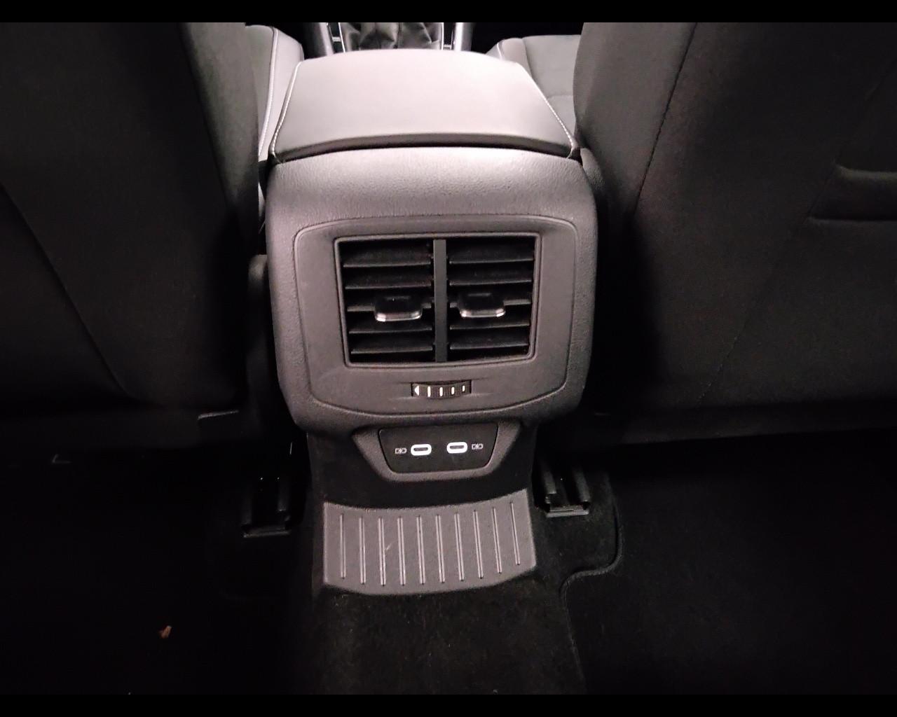 VOLKSWAGEN T-Roc 2022 - T-Roc 1.5 tsi Style dsg