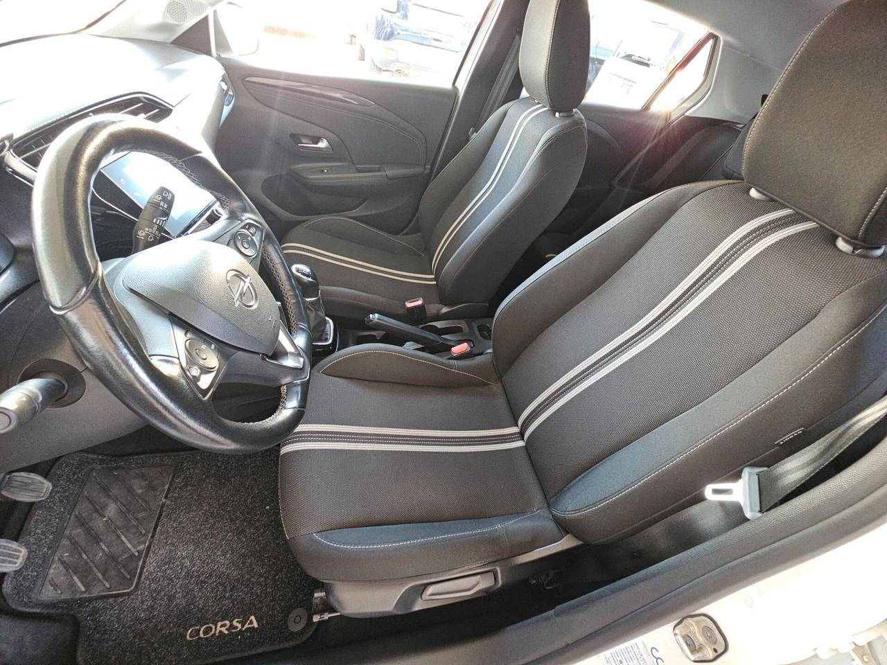 Opel Corsa 1.2 Design & Tech