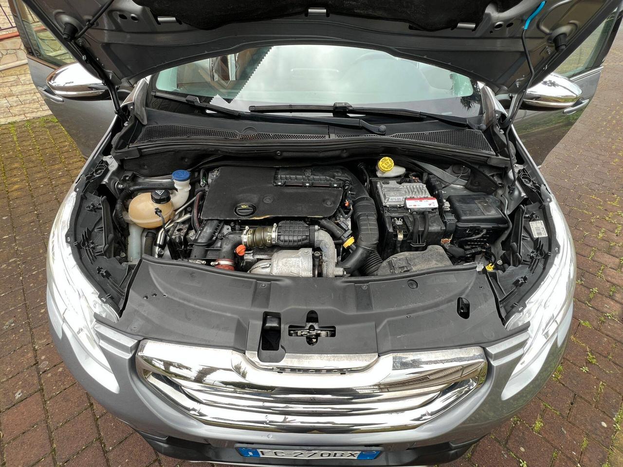 Peugeot 2008 BlueHDi 120 S&S Black Matt