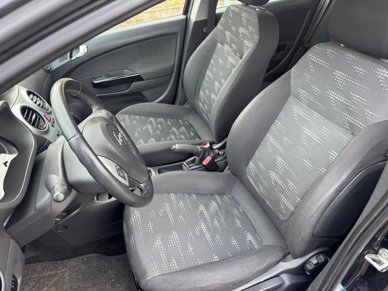 Opel Corsa 1.2 5 porte Club 10/2011