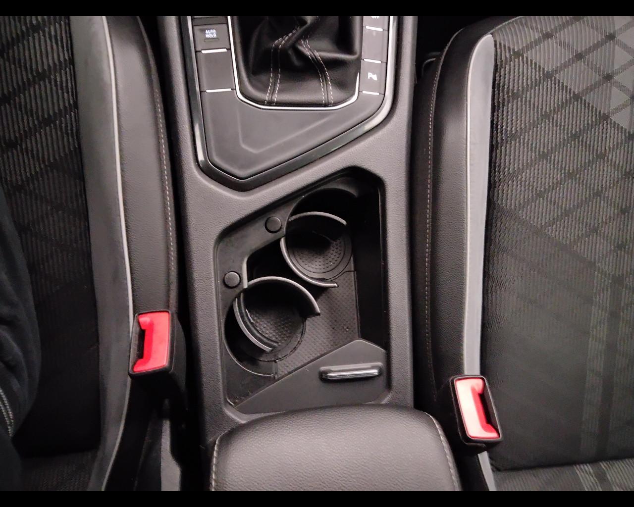 VOLKSWAGEN Tiguan II 2021 - Tiguan 1.5 tsi R-Line 150cv dsg