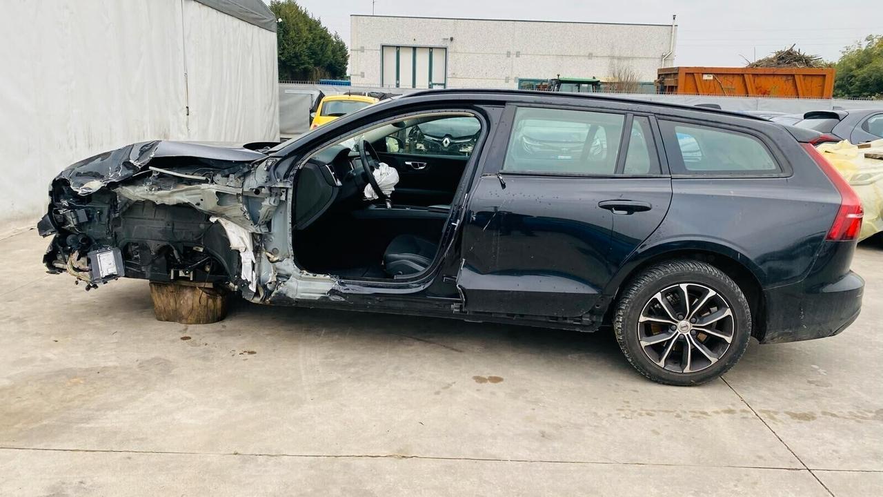 Volvo v60 diesel/ibrida 2021, incidentata!!