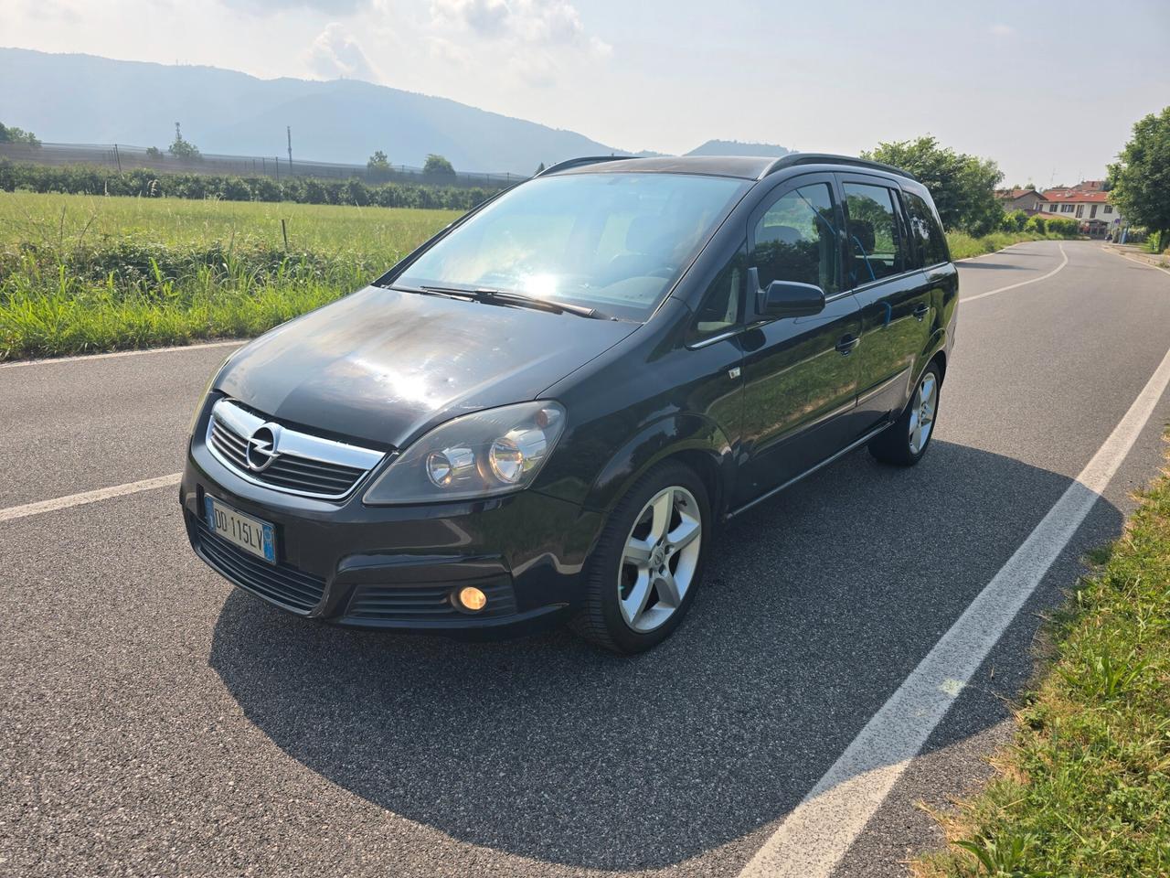 OPEL ZAFIRA 1.9 CDTI 7 POSTI"OK PER NEOPATENTATI"