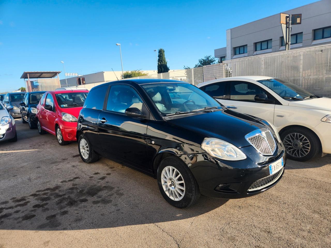 Lancia Ypsilon 1.2 Platino X NEOPATENTATI