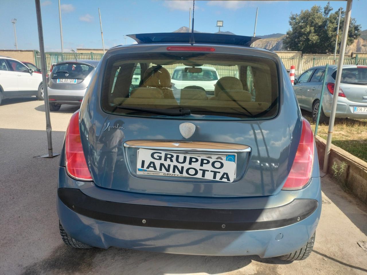 Lancia Ypsilon 1.4 BENZINA CON TETTO PANORAMICO