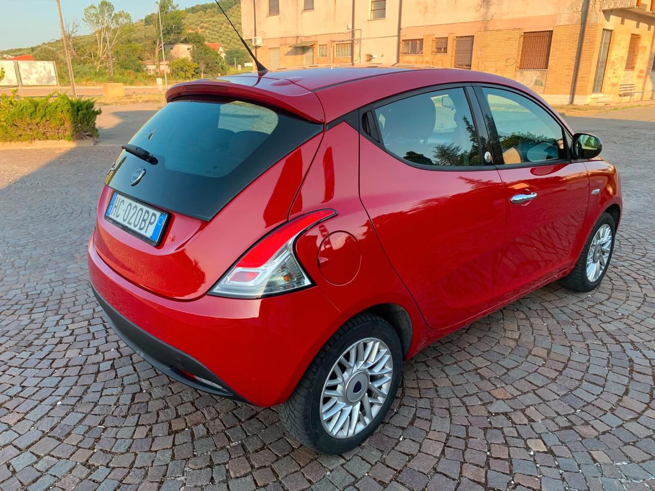 Lancia Ypsilon 1.2 69 CV 5 porte GPL Ecochic Gold