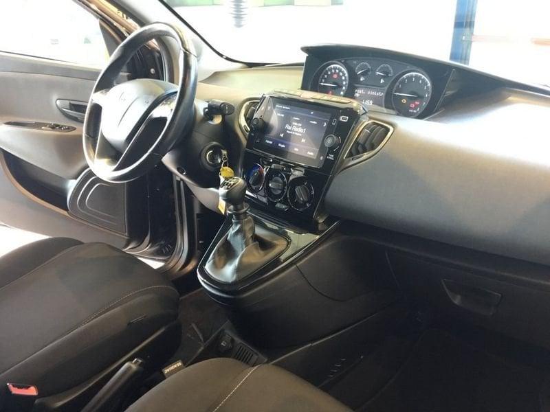 Lancia Ypsilon 1.0 FireFly 70cv S&S Hybrid GOLD my23