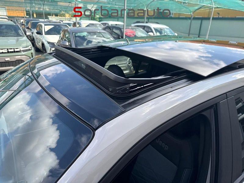 Jeep Avenger 1.2 Turbo 110 CV MHEV Summit con Tetto Apribile.